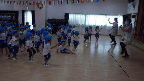 学年集会《運動会について》(年少組)