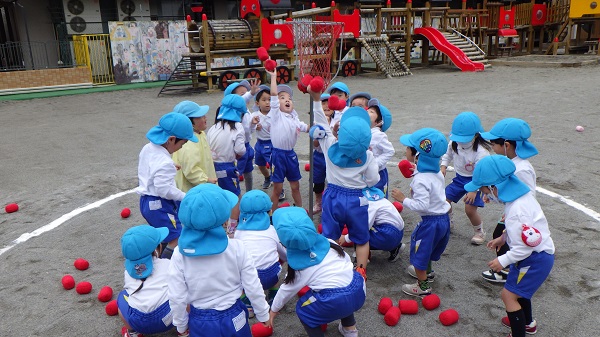 運動会ごっこ(年少組)