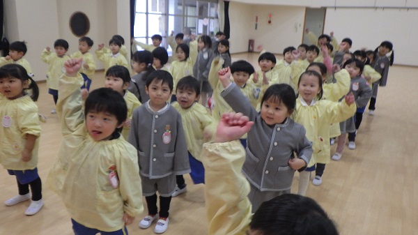 学年集会《進級・お別れ会について》(年少組)